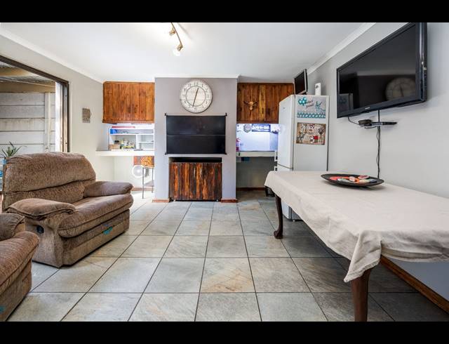 3 BEDROOM HOUSE FOR SALE IN VIKING VILLAGE